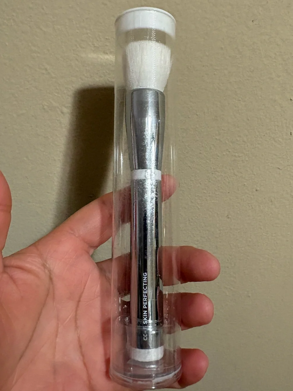 IT COSMETICS HEAVENLY SKIN CC+Skin-Perfecting Brush #702 BrandNew Factory Sealed
